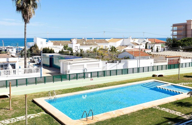 Cosy apartment for 6 people with A/C, WIFI, pool, TV and terrace