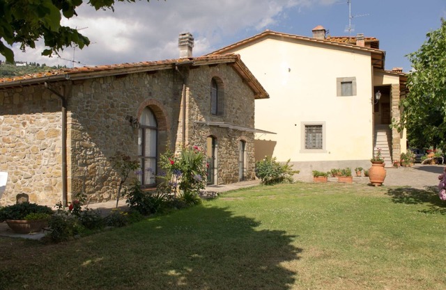 Cosy apartment for 6 people with pool, WIFI and TV