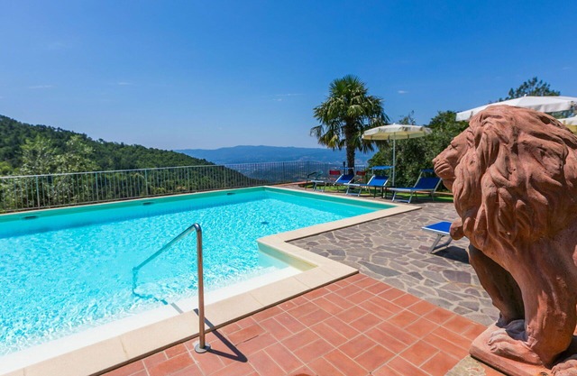Cosy apartment for 7 people with pool, WIFI, TV and panoramic view