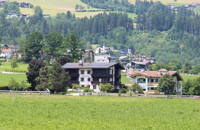 Cosy apartment for 4 people with WIFI, TV, balcony, pets allowed and panoramic view