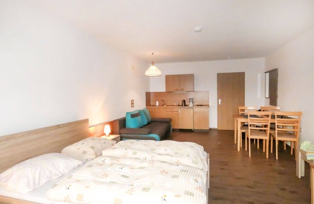 Cosy apartment for 4 people with WIFI, TV and balcony