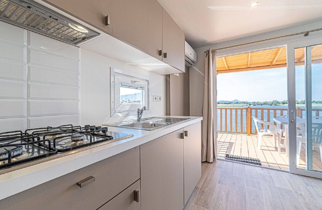 Cosy apartment in villa for 6 people with pool, A/C, WIFI, TV and terrace