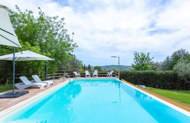 Cosy apartment in villa for 12 people with pool, WIFI, TV, patio and pets allowed