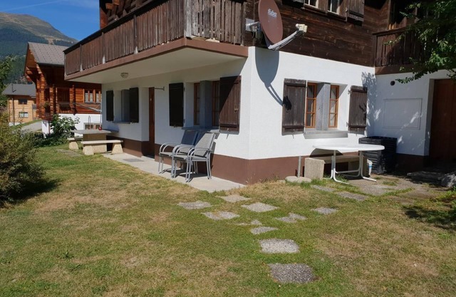 Cosy chalet flat in Ernen