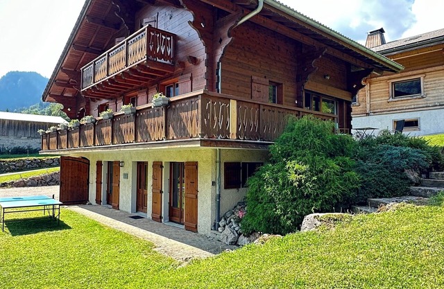 COSY CHALET BREATHTAKING MOUNTAIN VIEWS