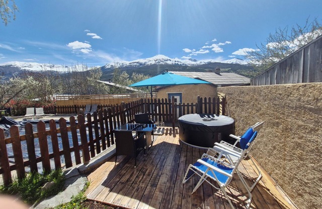 Cosy cottage with private spa and heated pool