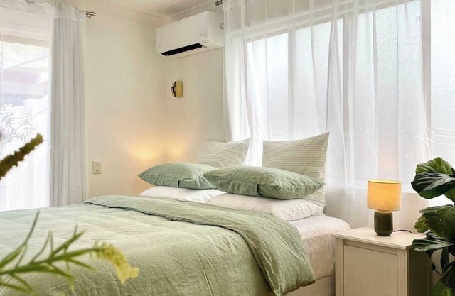 Cosy Coastal Studio Cabin