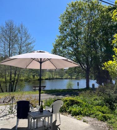 Cosy Cottage on the Lake