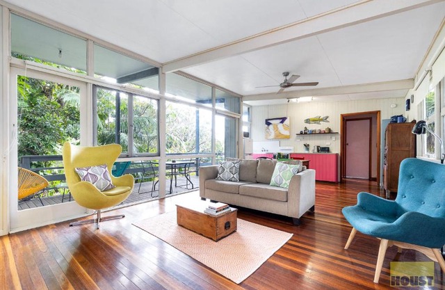 Cosy Currumbin Cottage