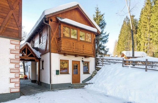 Cosy holiday home with terrace near the slopes