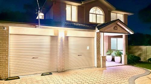 Cosy Modern 5BR Home-Major Hubs Parks with EV Charger