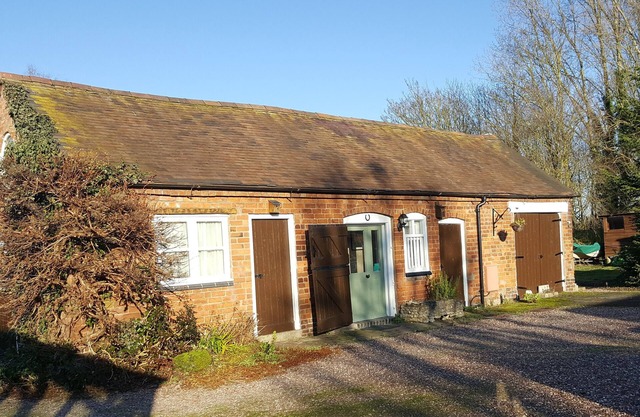 Cosy semi-rural home with garden. Next to a flat part of the Shropshire Way.