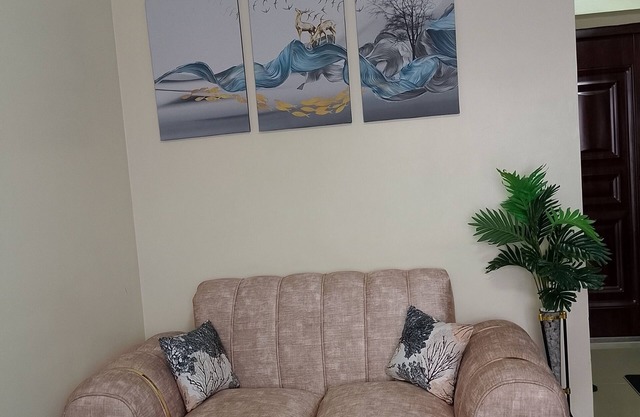 Cosy Studio in Nairobi West, Close proximity to Airport, Shopping malls & Gym.