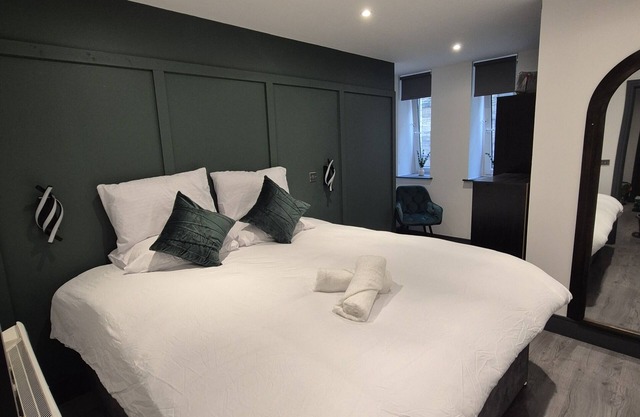 Cotswold Escape - City Centre