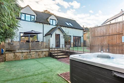Cotswold holiday let with hot tub - The Old Garage