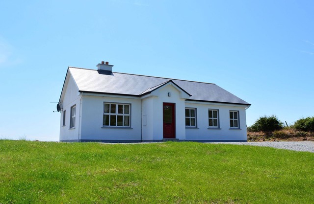 Cottage 311 Clifden - sleeps 5 guests in 3 bedrooms