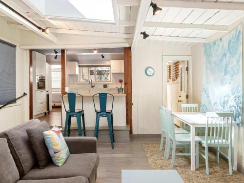 Cottage at the Point - For 4
