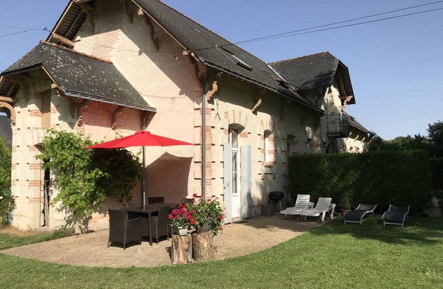 Cottage (Chevalerie sleeps 5) in the grounds of a magnificent Chateau