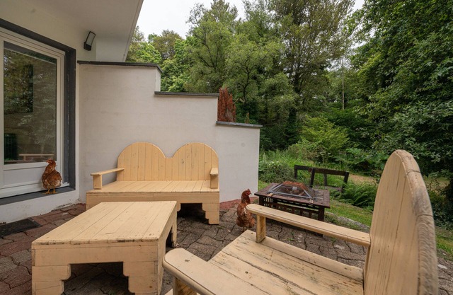 Cottage "Domaine Moulin Blanc - Gîte Triskel" with Private Terraces, Shared Whirlpool & Wi-Fi