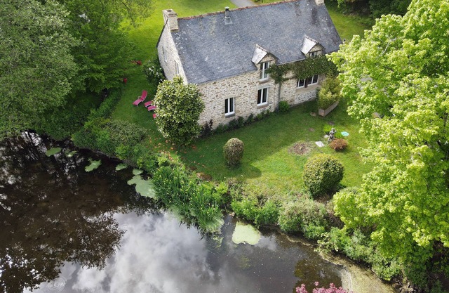 Cottage ford of thorn