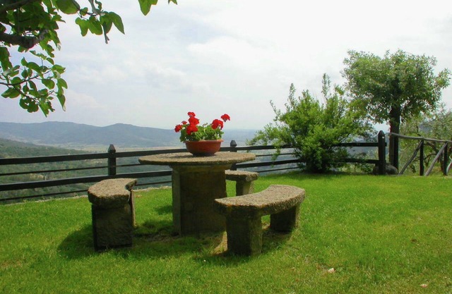 Cottage in Cortona with Pool & Stunning Views