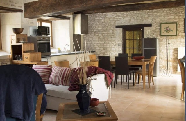 cottage La Motte in the countryside, fowl Vienne futuroscope country