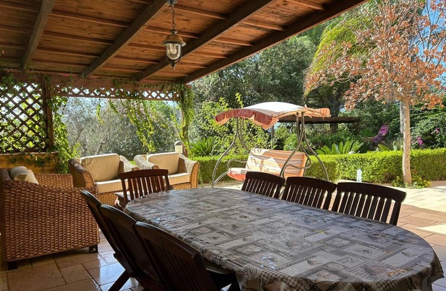 COTTAGE WITH LARGE GARDEN WITHIN WALKING DISTANCE FROM THE SEA