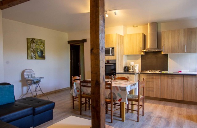 Cottage with pool and wifi near Bergerac