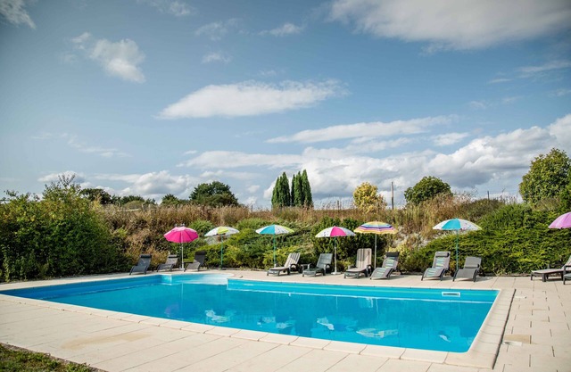 Cottage with shared heated pool at Le Haut Gué in the Loire Valley