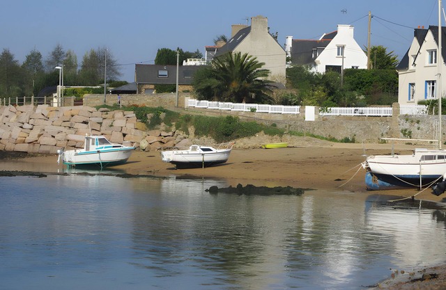 Cottage with Stunning Sea View, Direct Beach Access