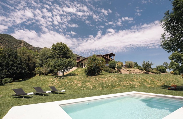 Country House 'Mas Redortra' with Mountain View, Wi-Fi and Air Conditioning