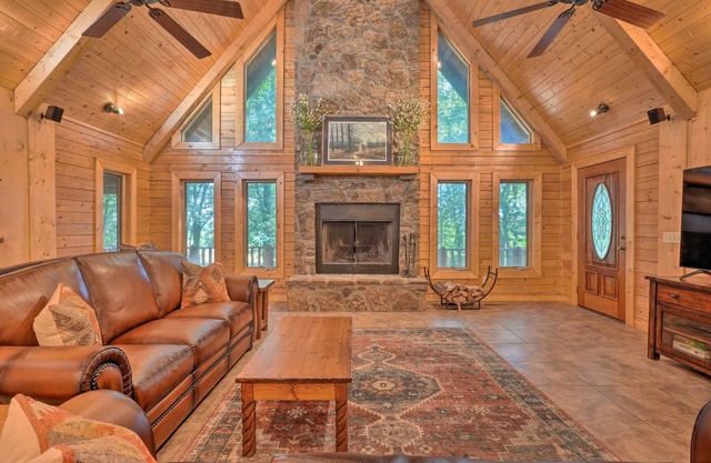 ‘Country Cabin’ w/Wraparound Deck & Views!