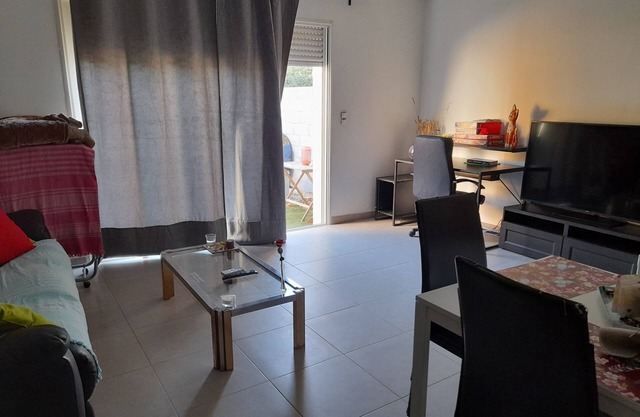 🌞 Country charm close to the Var beaches or watering holes. 😊