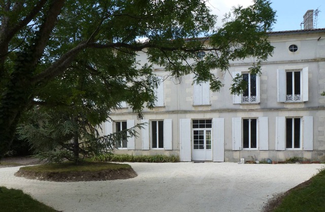 Country chateau amidst the sunflowers, private pool, sleeps up to 16