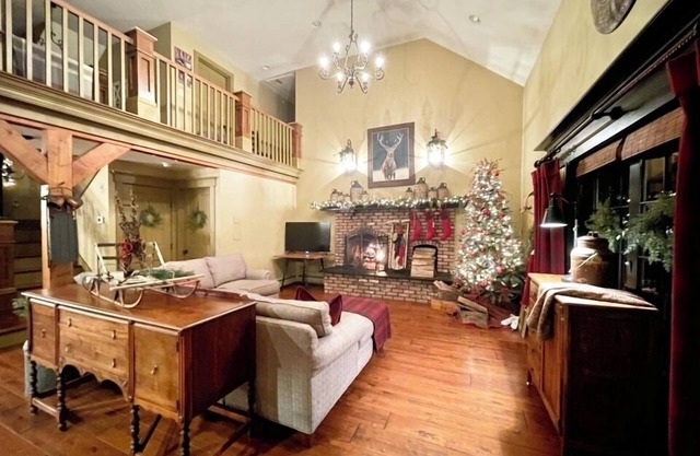 Country Home, Pool, fireplace