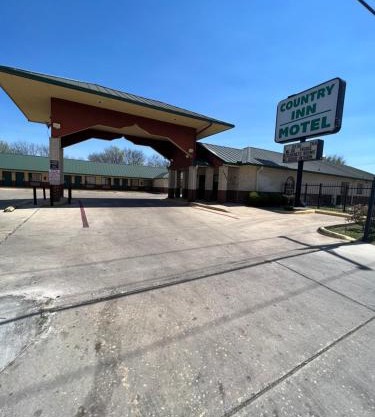 COUNTRY INN MOTEL