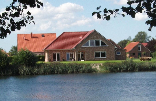 Country romance with a marvellous lake view