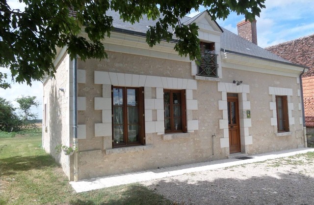 Countryside house between Blois and Montrichard, air-conditioned, garden and private parking