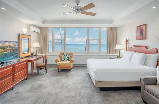 Couple's Escape! Modern Oceanfront Room | Outdoor Pool Access + Fireplace