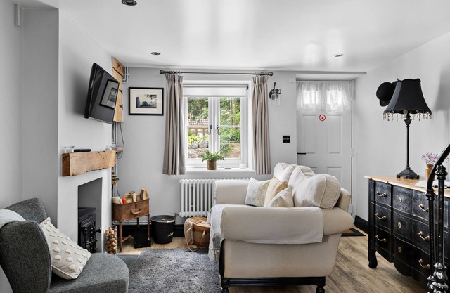 Couples Cottage Wedmore - Pet Friendly - Free parking and WiFi
