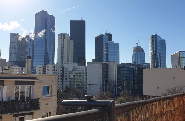 Courbevoie-paris. Appartement Lumineux,calme, Proximité Ransports et Commerces