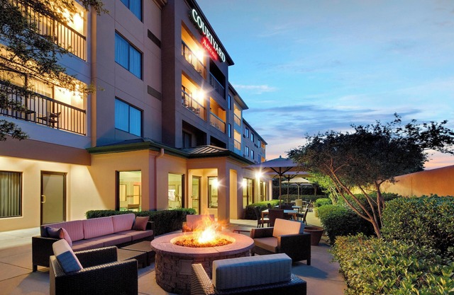 Courtyard by Marriott Dallas Mesquite