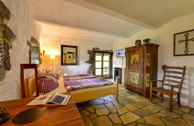 Courtyard studio Menacher treasure cave - 25 sqm studio on the ground floor with terrace