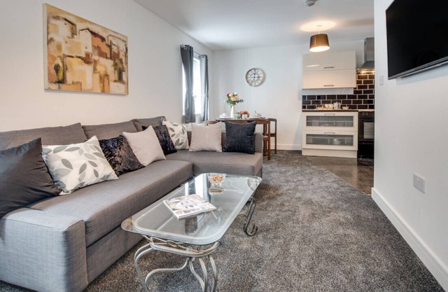 Cove Hideaway - Two Bedroom Apartment, Sleeps 4