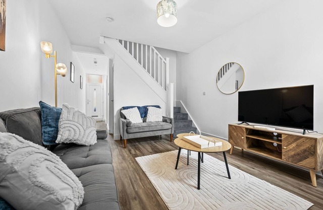 Coventry Arena Escape | sleeps 6 | free parking