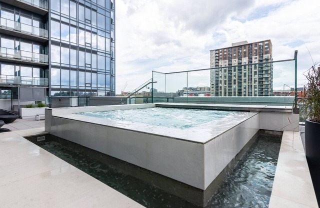 Cozy 1 Bed Apartment in AAA Location Downtown Montreal