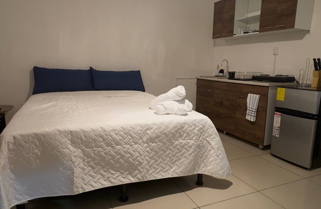 Cozy 1-bedroom apartment with AC, WiFi in Surf City La Libertad