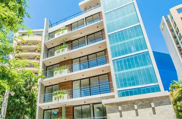 Cozy 1-bedroom apartment in charming Asunción with AC, fitness room, WiFi