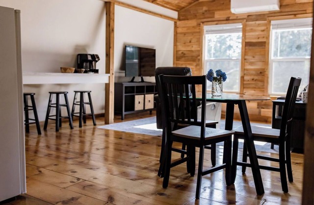 Cozy 1-bedroom apartment with WiFi, AC in serene Gresham