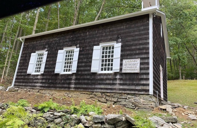 Cozy 1845 Chapel Escape near Appalachian Trail and Fahnestock Park